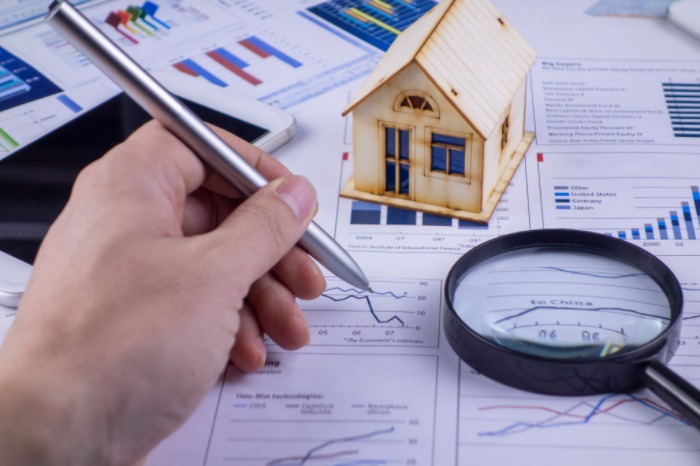 Risk Management for Property Managers: Essential Strategies for the Modern Host 1 Occupancy Risk Assessment