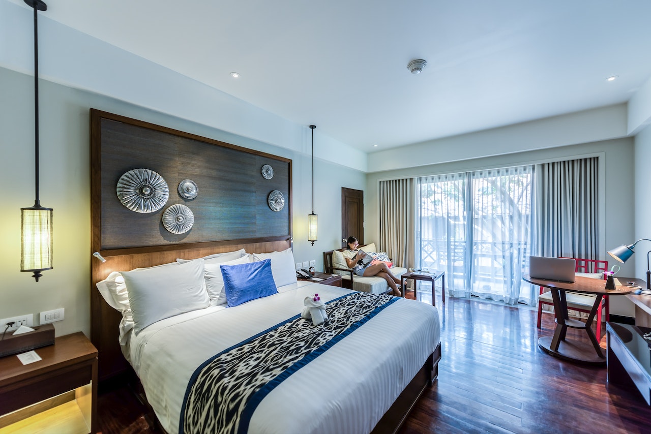 16 Airbnb Bedroom Ideas to Impress Your Guests