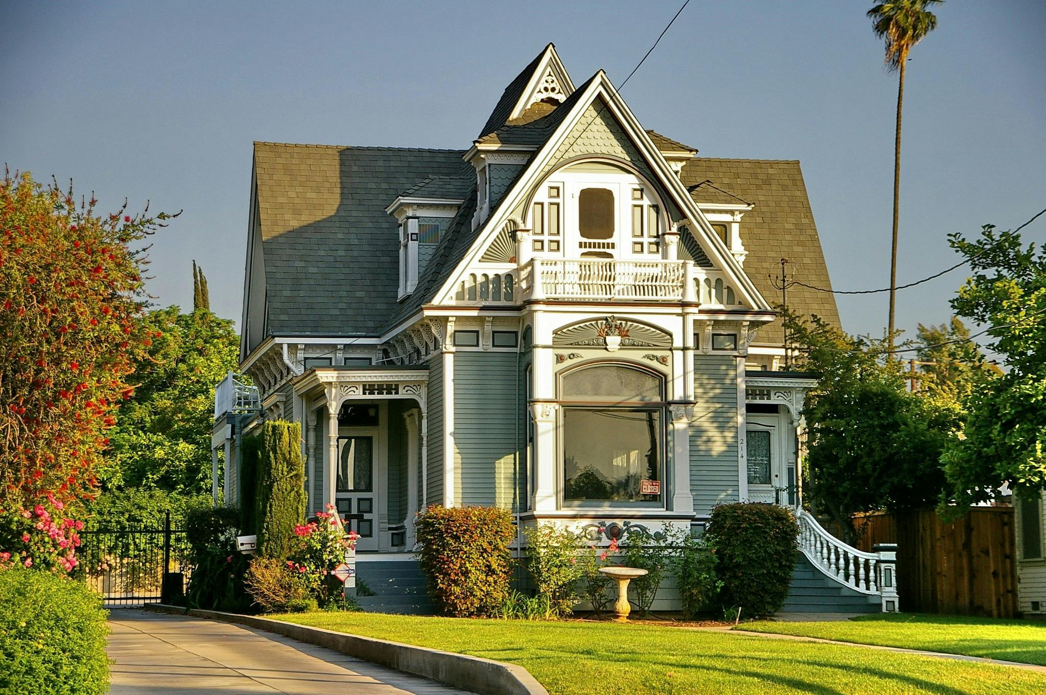 What to Look for in a Guest Screening Company: A Property Manager’s Guide
