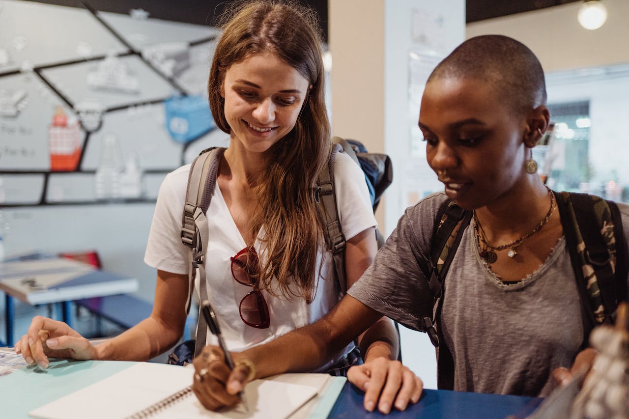 Digital Guest Book Essentials: Enhancing Your Hospitality Experience