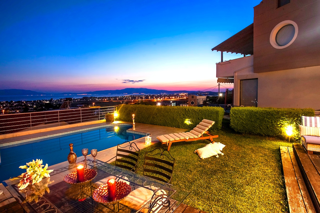 Direct Booking vs. Third-Party Sites: What Short-Term Rental Owners Need to Know