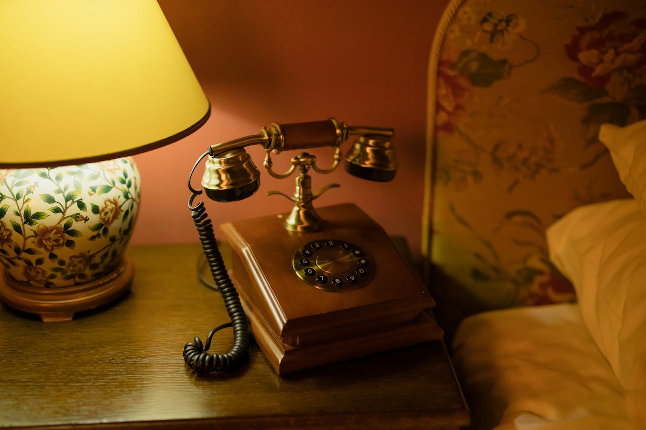 Guest Contact Services: Enhancing Communication in Short-Term Rentals