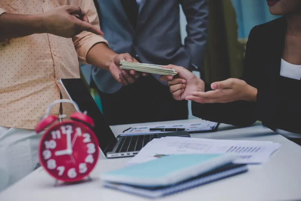 Handling Partial Refunds: Best Practices for Airbnb Hosts Facing Early Check-Outs