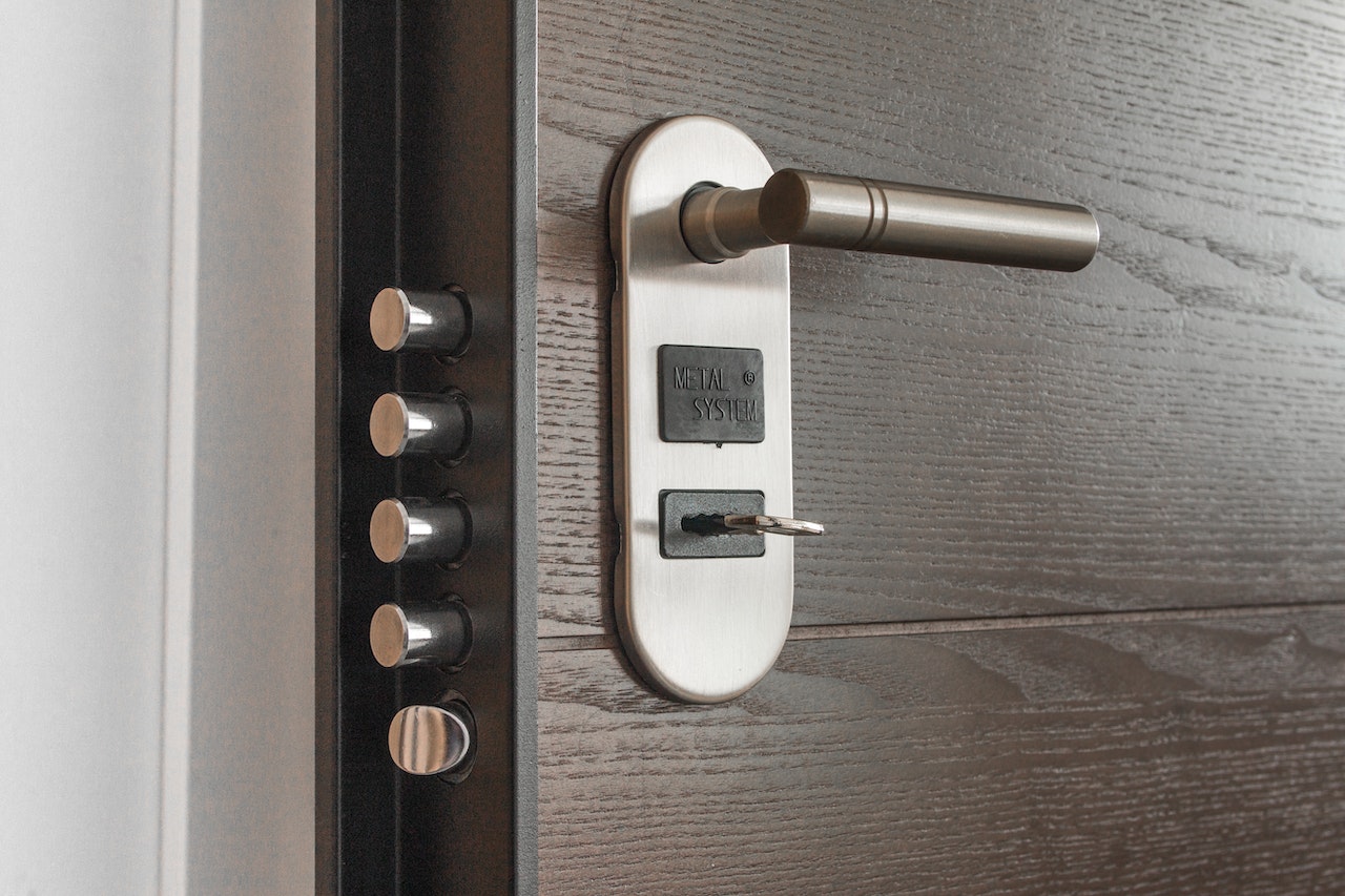 Streamlining Security: How a Modern Hotel Key Management System Enhances Guest Experience