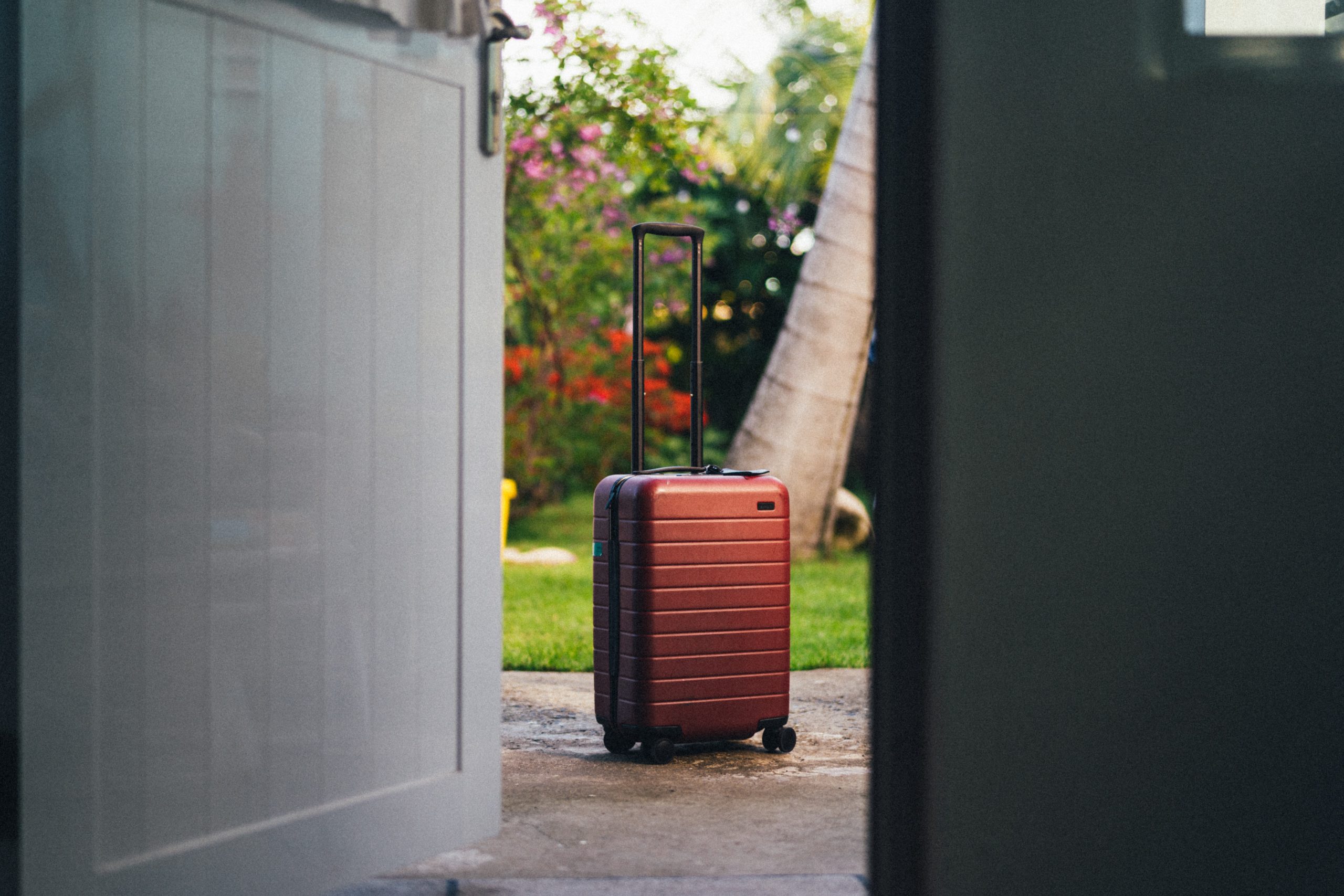 How Should Airbnb Hosts Handle Lies About The Number of Guests?