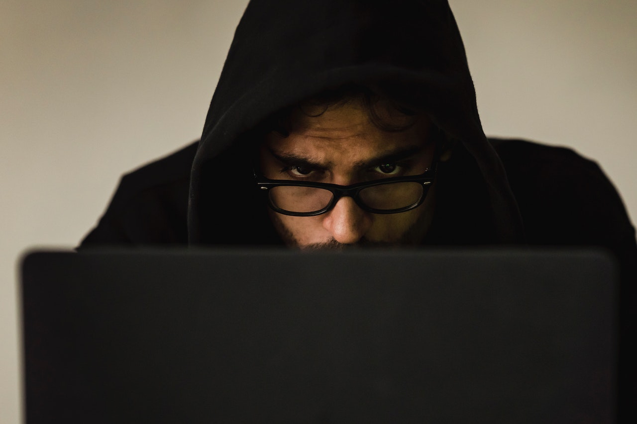 The Complete Guide to Airbnb Scams by Guests: How to Identify and Prevent